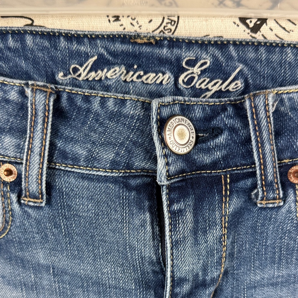 American Eagle Classic Blue Women's Jeans - Picture 2 of 8